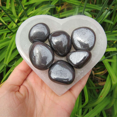  GAF TREASURES Hematite Gemstone Hearts, Polished Hematite Puffy  Hearts, Hematite Crystal Palm Stone, Healing Crystal Hearts (1 Heart) :  Home & Kitchen