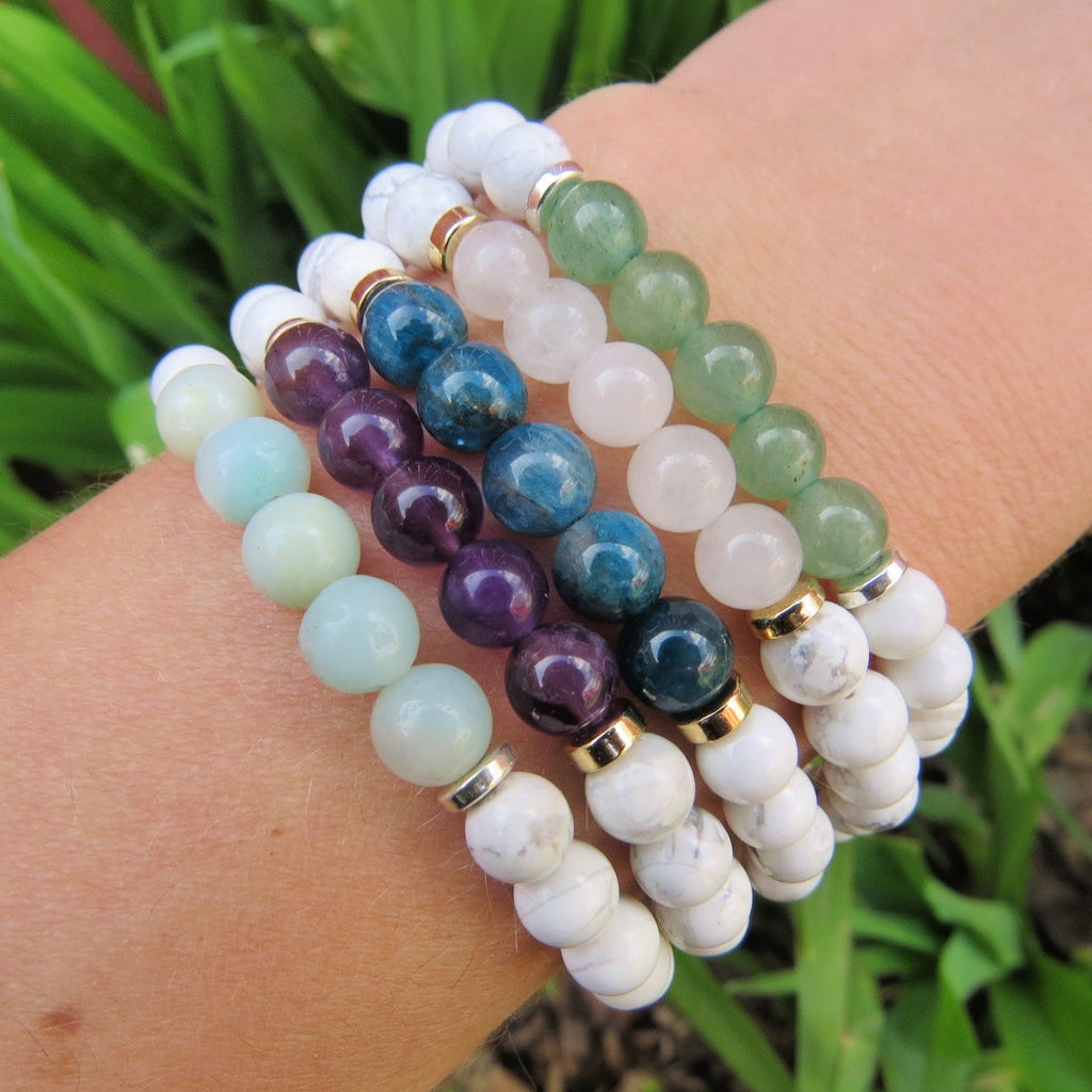 7 Chakra Bracelet w/ Crystal Healing Stone Beads in White or Black Howlite / 6.5 Small / Silver Plated